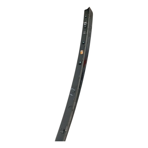 Acabamento Traseiro Esquerdo Citroen C4 Pallas 2008 Detalhe Acabamento Traseiro Esquerdo Citroen C4 Pallas 2008 Detalhe