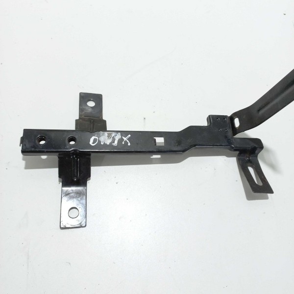 Suporte Trava Caixa Bateria Chevrolet Onix 2018 2019 - Direito