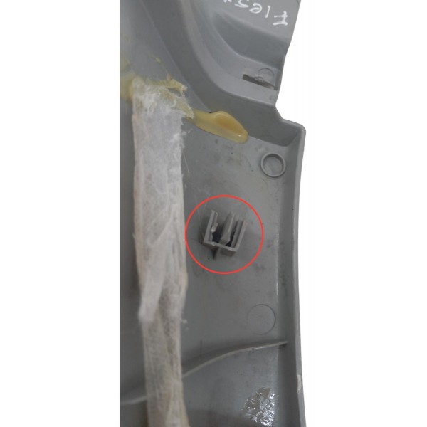 Acabamento Traseira Esquerda Vidro Ford Fiesta  2013 Detalhe