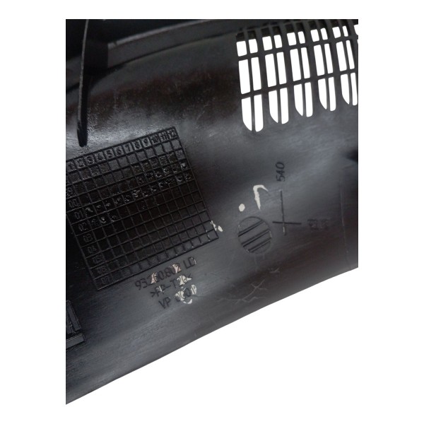 Grade Churrasqueira Direita Chevrolet Celta 2002 Detalhe