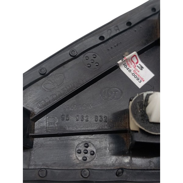 Moldura Direita Externa Retrovisor Gm Cruze Sedan 2013 2014