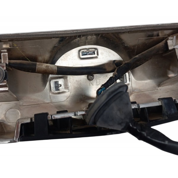 Friso Cromado Tampa Traseira Nissan Versa 1.6 2018 219 2020