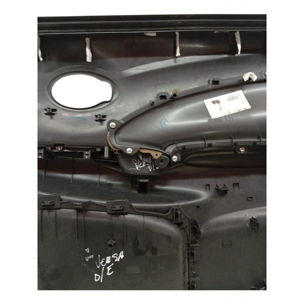 Forro Porta Dianteiro Esquerdo Nissan Versa 1.6 4p 2018 2019