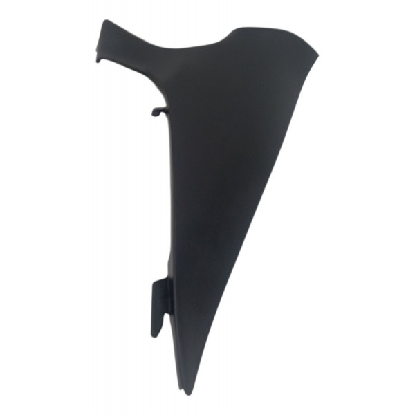 Acabamento Coluna Traseira Direita Nissan Versa 2019 Detalhe