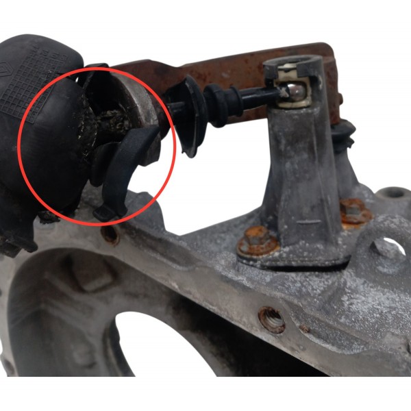 Carcaça Traseira Cambio Renault Logan 1.0 2008 Detalhe