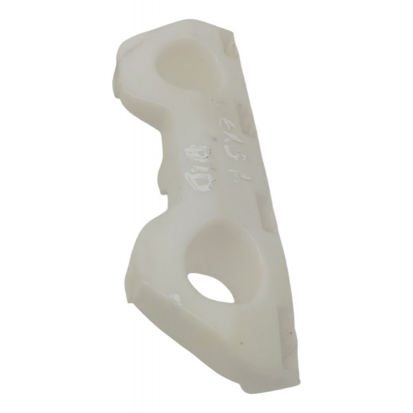 Guia Suporte Parachoque Dianteiro Direito Nissan Versa 2019