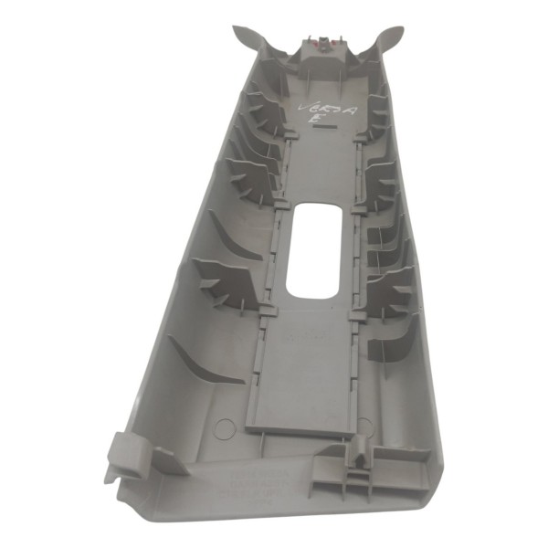 Acabamento Coluna Esquerda Nissan Versa 1.6 2018 Detalhe