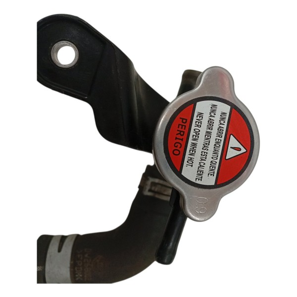 Tampa Cano Radiador Nissan Versa 1.6 2017 2018 2019 2020