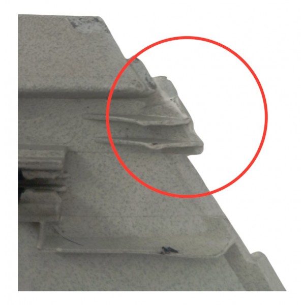 Acabamento Tampa Traseira Volkswagen Golf 2.0 2001 Detalhe