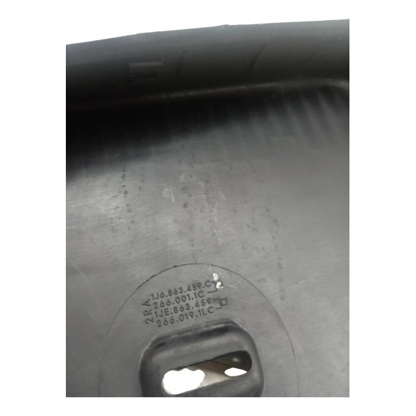 Moldura Acabamento Porta Malas Volkswagen Golf  2001 Detalhe