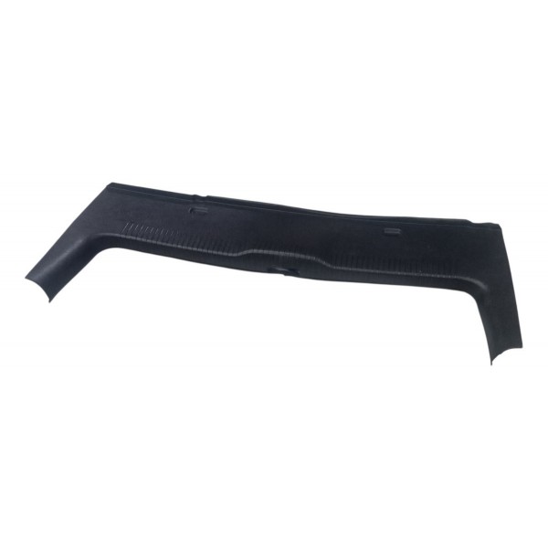 Moldura Acabamento Porta Malas Volkswagen Golf  2001 Detalhe