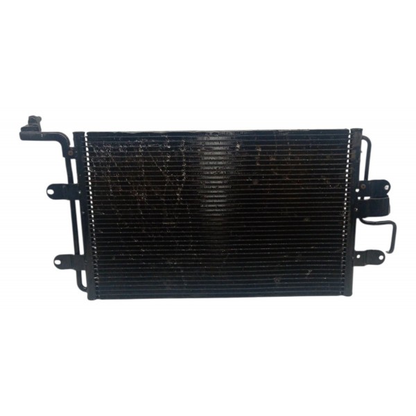 Condensador Ar Condicionado Volkswagen Golf 2.0 2001 Detalhe
