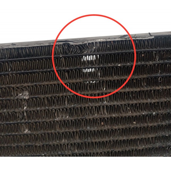 Condensador Ar Condicionado Volkswagen Golf 2.0 2001 Detalhe