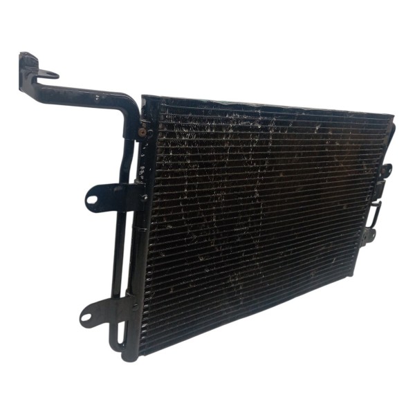 Condensador Ar Condicionado Volkswagen Golf 2.0 2001 Detalhe