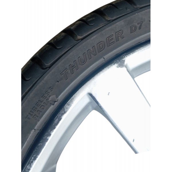 Jogo Roda Pneu 235/35r19 Delinte Thunder Golf 2001 Detalhe
