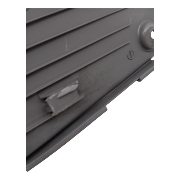 Moldura Apoio Descanso Pé Volkswagen Golf 2001 2002 Detalhe