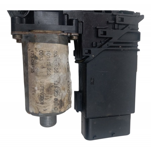 Motor Vidro Dianteiro Esquerdo Volkswagen Golf 2001 2002