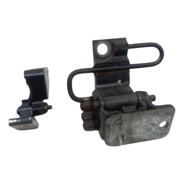 Dobradiça Porta Dianteira Esquerda Volkswagen Golf 2001