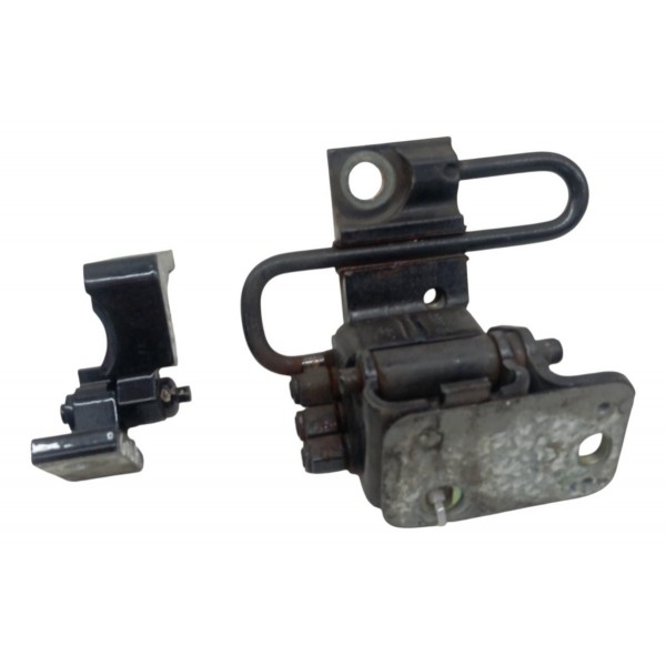 Dobradiça Porta Dianteira Esquerda Volkswagen Golf 2001