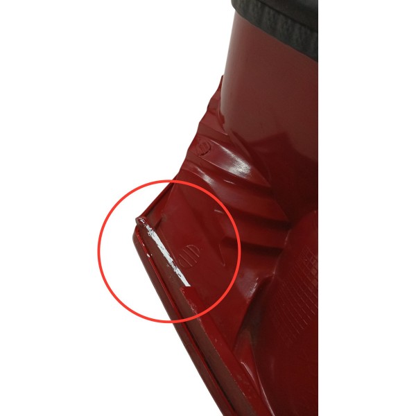 Lanterna Traseira Esquerda Fiat Siena 1.0 2008 2009 Detalhe