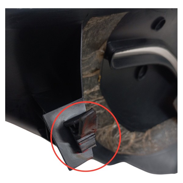 Soleira Traseira Esquerda Citroën C4 Glx Hatch 2013 Detalhe