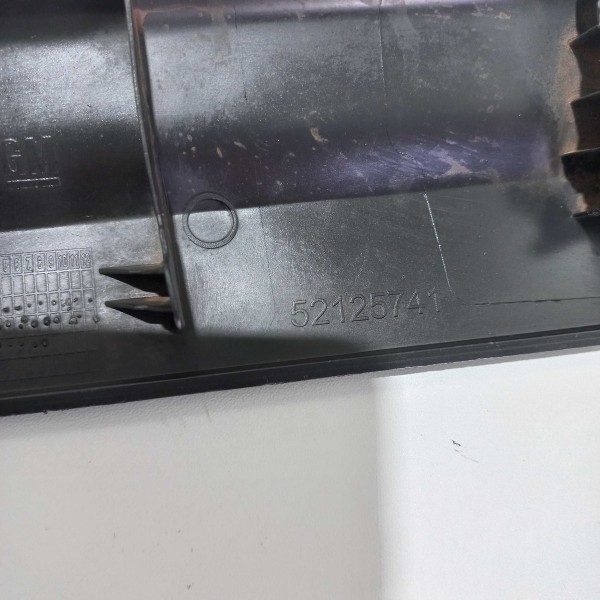 Friso Porta Dianteiro Direita Gm Onix 2019