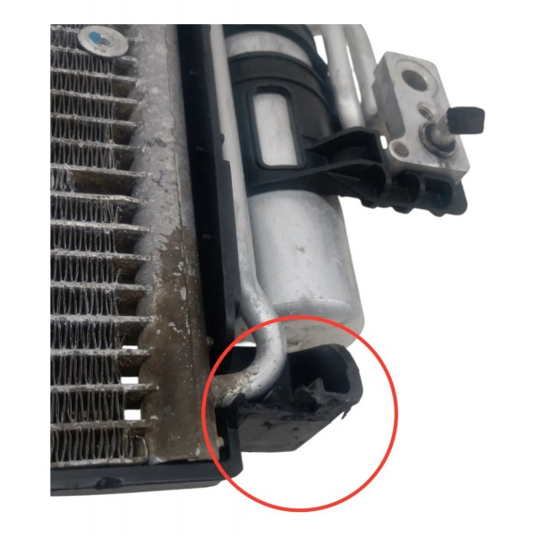 Condensador Ar Condicionado Gm Corsa 1.0 2004 Detalhe