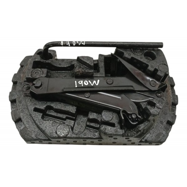 Kit Macaco Chave Roda Isopor Fiat Mobi 1.0 2020 Detalhe