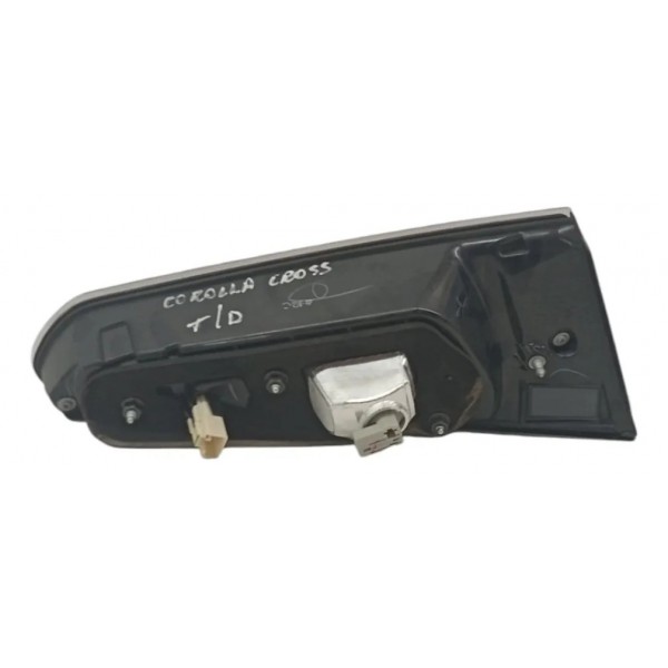 Lanterna Tampa Traseira Direita Toyota Corolla Cross 2023 24 Direito/passageiro