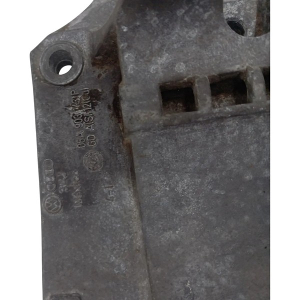 Suporte Compressor Alternador Vw Golf Bora 2.0 06a903143p