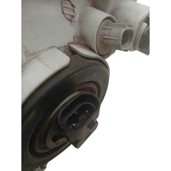 Farol Dianteiro Direito Toyota Corolla Sedan 2005 Detalhe