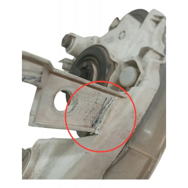 Farol Dianteiro Direito Toyota Corolla Sedan 2005 Detalhe