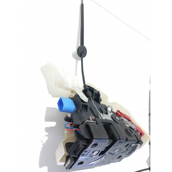 Fechadura Porta Traseira Lado Direito Vw Jetta 2009